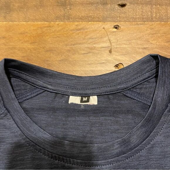 NHL‎ Nashville Predators Tee - Picture 2 of 4